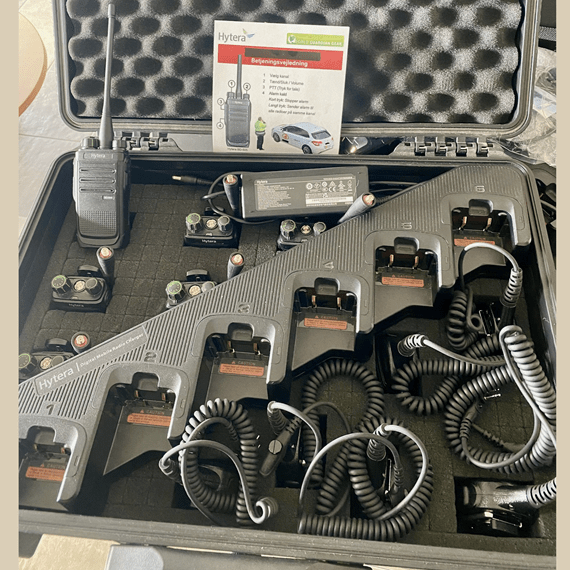 6 Stk. Hytera BD505 m. 6 plads lader, cleartube Headsets & monofoner